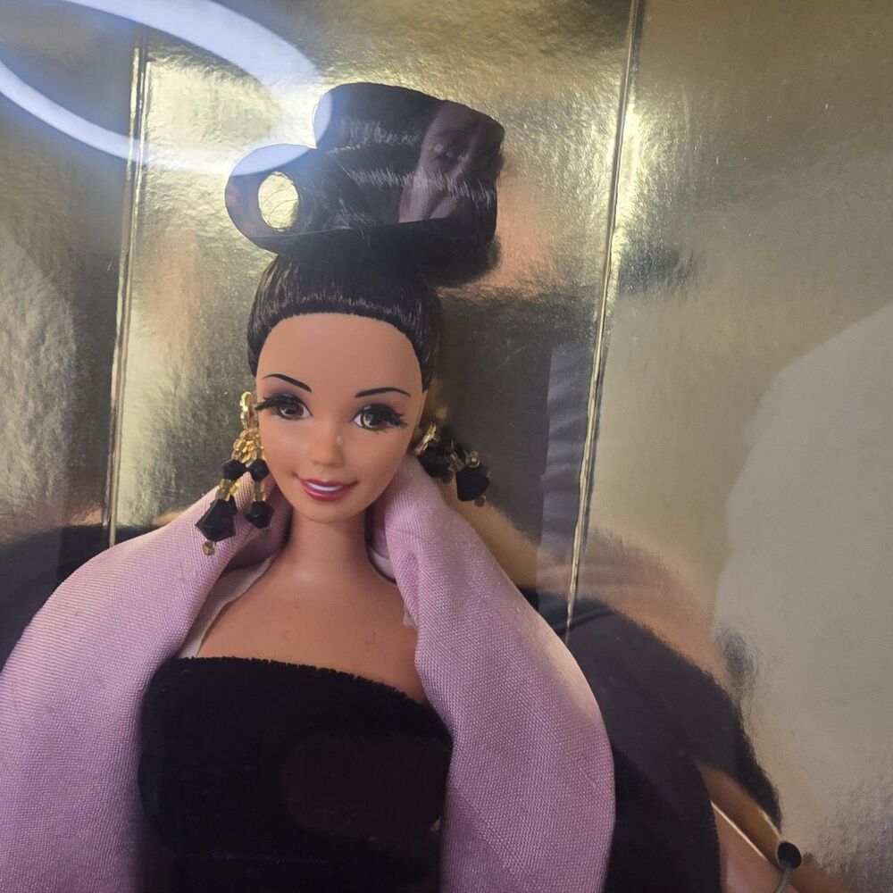 VTG Escada Limited Edition Barbie Doll 1996 Mattel NRFB - Picture 5 of 15